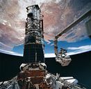STS-61 EVA VIEWW-ASTRONAUTE MUSGRAVE, HISTOIRE, ANCRÉ À L'EXTRÉMITÉ DU BRAS DU MANIPULATEUR À DISTAN par Brian Morgan Aperçu
