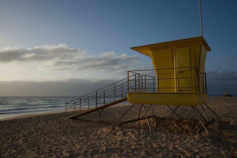 Geel strandhuisje zonsopkomst von R Alleman