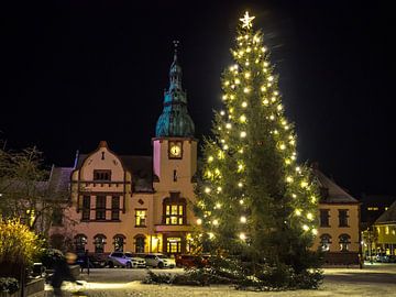 Kerstboom op het plein