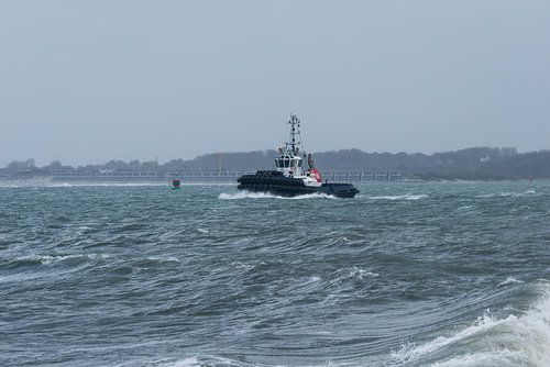 A big, tough tugboat