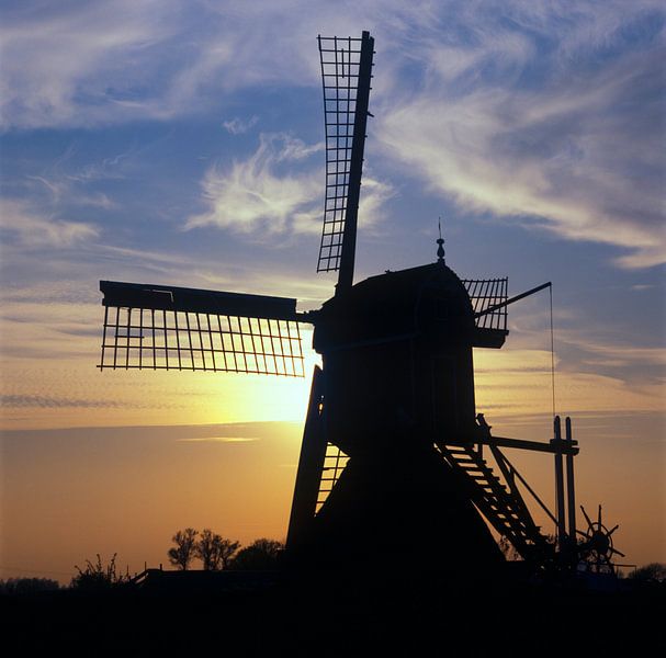 Windmühle in Holland bei Sonnenuntergang von Frans Rombout