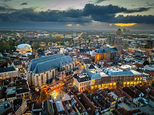 Zwolle binnenstad tijdens zonsondergang