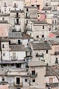 Blick auf ein mittelalterliches Dorf in Italien von Photolovers reisfotografie Miniaturansicht