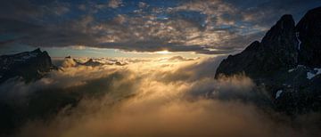 Breidtinden sunset panorama