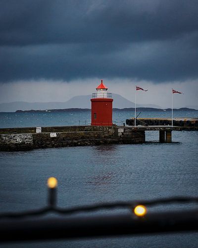 De vuurtoren van Ålesund, Noorwegen in winter