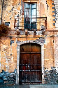 Verlassenes Haus an der Sizilianischen Küste in Taormina