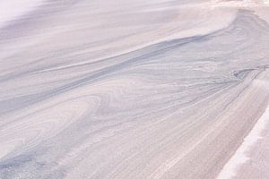 Sand und Strand mit einzigartiger Wetterkunst von eric van der eijk