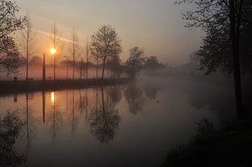 Utrecht Zonsopkomst over de Vecht van Fred van den Brink