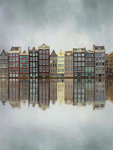 Maisons colorées au bord des canaux à Amsterdam