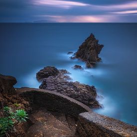 Madeira Santa Cruz Küste zum Sonnenaufgang von Jean Claude Castor