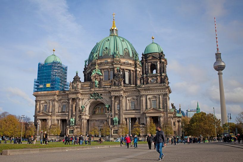Berlin Cathedral and TV Tower at Alexanderplatz by t.ART