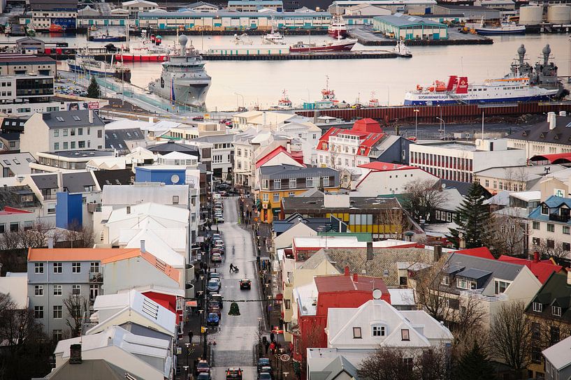 Zicht over Reykjavik van Sjoerd Mouissie