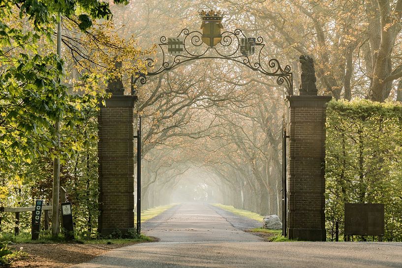 Lentestart door de poort van de Marienwaerdt van Chris Biesheuvel I  Dream Scapes