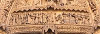 Hemel en hel uitgebeeld boven ingang van de kathedraal van Leon in Spanje van Joost Adriaanse thumbnail