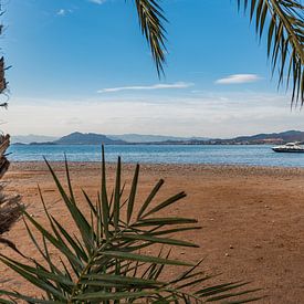 mooi strand in La Azohia, Regio Murcia, Spanje van Joke Van Eeghem