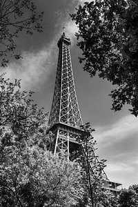 Der Eiffelturm in Schwarz-Weiß, Frankreich
