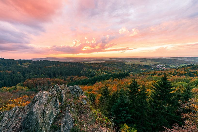 Uitzicht vanaf de Zacken over de Taunus van Christian Klös