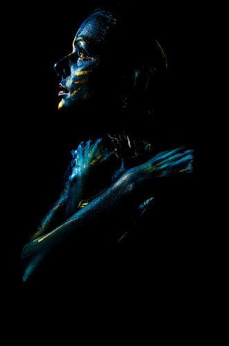 Kunstzinnig geschilderd persoon