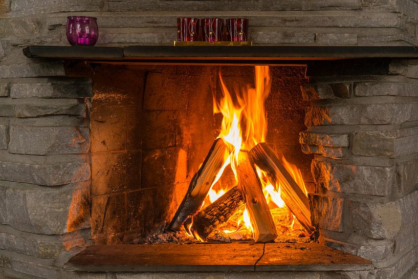 Près du feu chaud par Denis Feiner