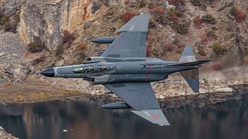 McDonnell Douglas F-4E Phantom II van de Turkse luchtmacht. van Jaap van den Berg