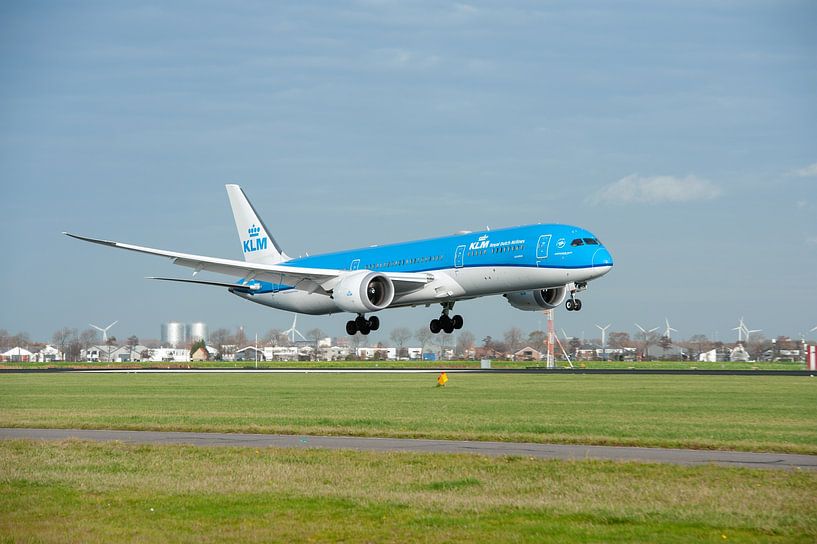 Boeing 787 by Richard Wareham