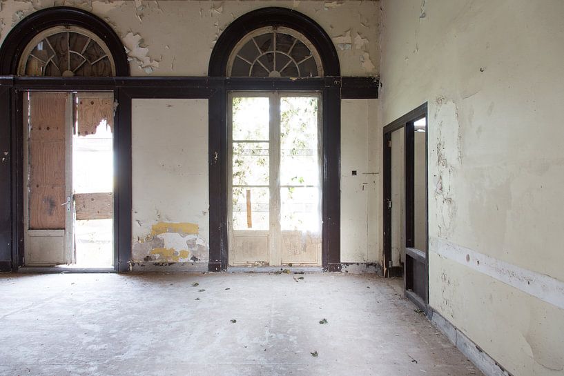 Stadtfotografie | Urban Photography | Leeres ehemaliges Irrenhaus von heidi borgart