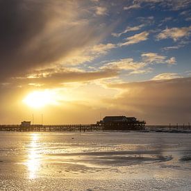 Pile houses on the beach of the North Sea by Tilo Grellmann
