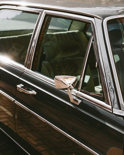 Mercedes Lines by Rosanne Steeneken