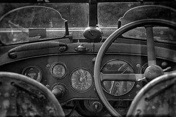 The past rides along: the interior of a classic Bentley