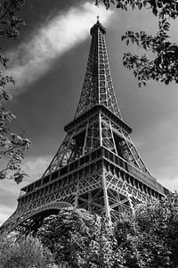 Der Eiffelturm in Schwarz-Weiß, Paris, Frankreich