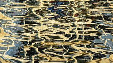 Abstracte gouden reflectie van Minie Drost