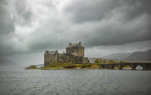 Kasteel Eilean Donan in Schotland. Highlander kasteel in de Hooglanden.