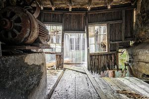 Verlassenes Gebäude  -   Alte Schmiede mit Fassenfall