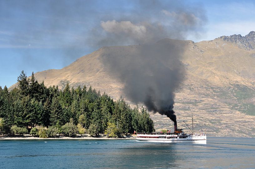 Pollution on Lake Wakatipu by Frank Photos