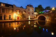 Oudegracht met Bijlhouwersbrug in Utrecht van Donker Utrecht thumbnail