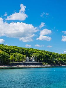 Blick auf das Waldschlößchen an der Ostseeküste in Heiligendamm