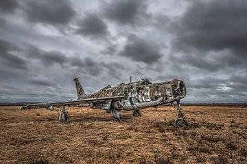 Abandoned plane by Gerben van Buiten