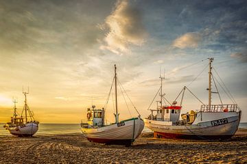 Visserbootjes op het strand in Løkken, Denemarken