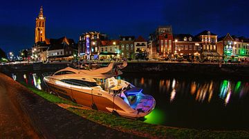 Banlieue de Roermond avec bateau
