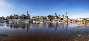 Dresden - Oude Stadspanorama op de Elbe van Frank Herrmann