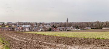 Uitzicht over Bocholtz in Zuid-Limburg van John Kreukniet