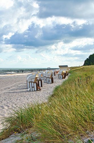 Strandkorb am Strand der Ostsee. Küsten Urlaub am Meer