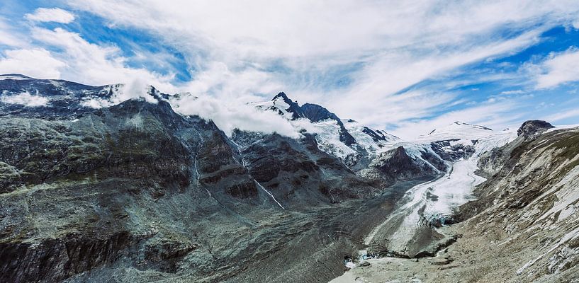Grossglockner. Pasterze. Timeless, robust and worth every kilometre. by Richard Driessen