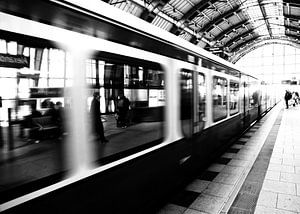 S-Bahn Berlin Zwart-wit fotografie van Falko Follert