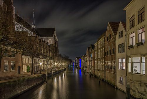 Grote Kerk en Pottenkade in Dordrecht in de avond - 3