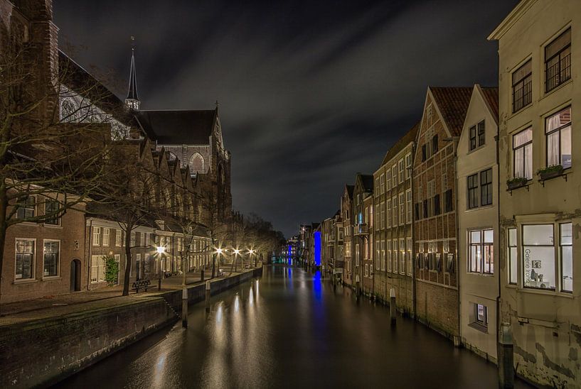 Grote Kerk en Pottenkade in Dordrecht in de avond - 3 van Tux Photography