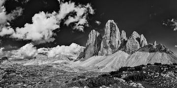 Three peaks, black and white by Denis Feiner
