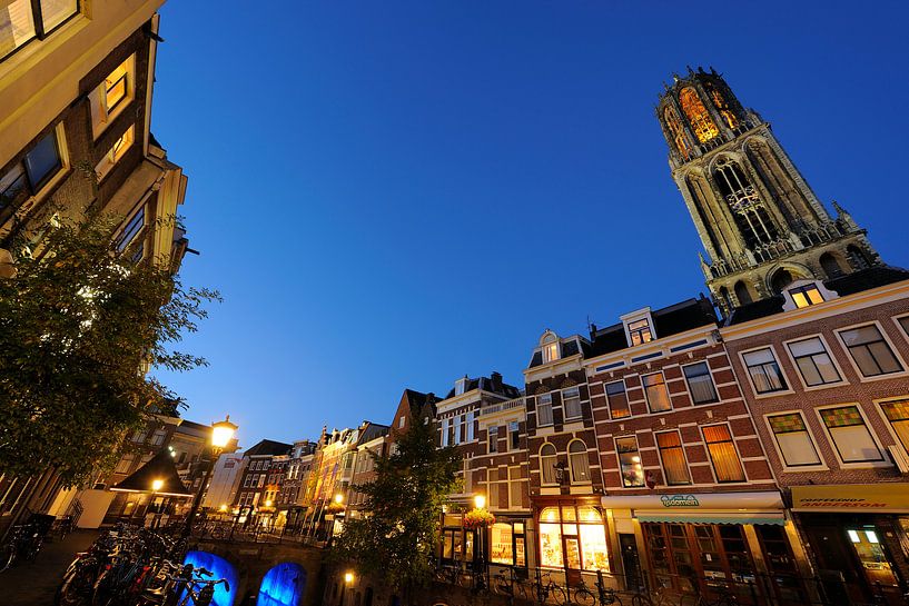 De Vismarkt aan de Oudegracht in Utrecht van Donker Utrecht