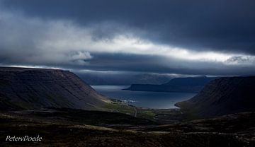 Fjord in Island von PeterDoede