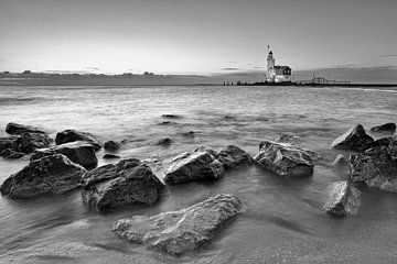 Lighthouse Marken, Nederland by Peter Bolman